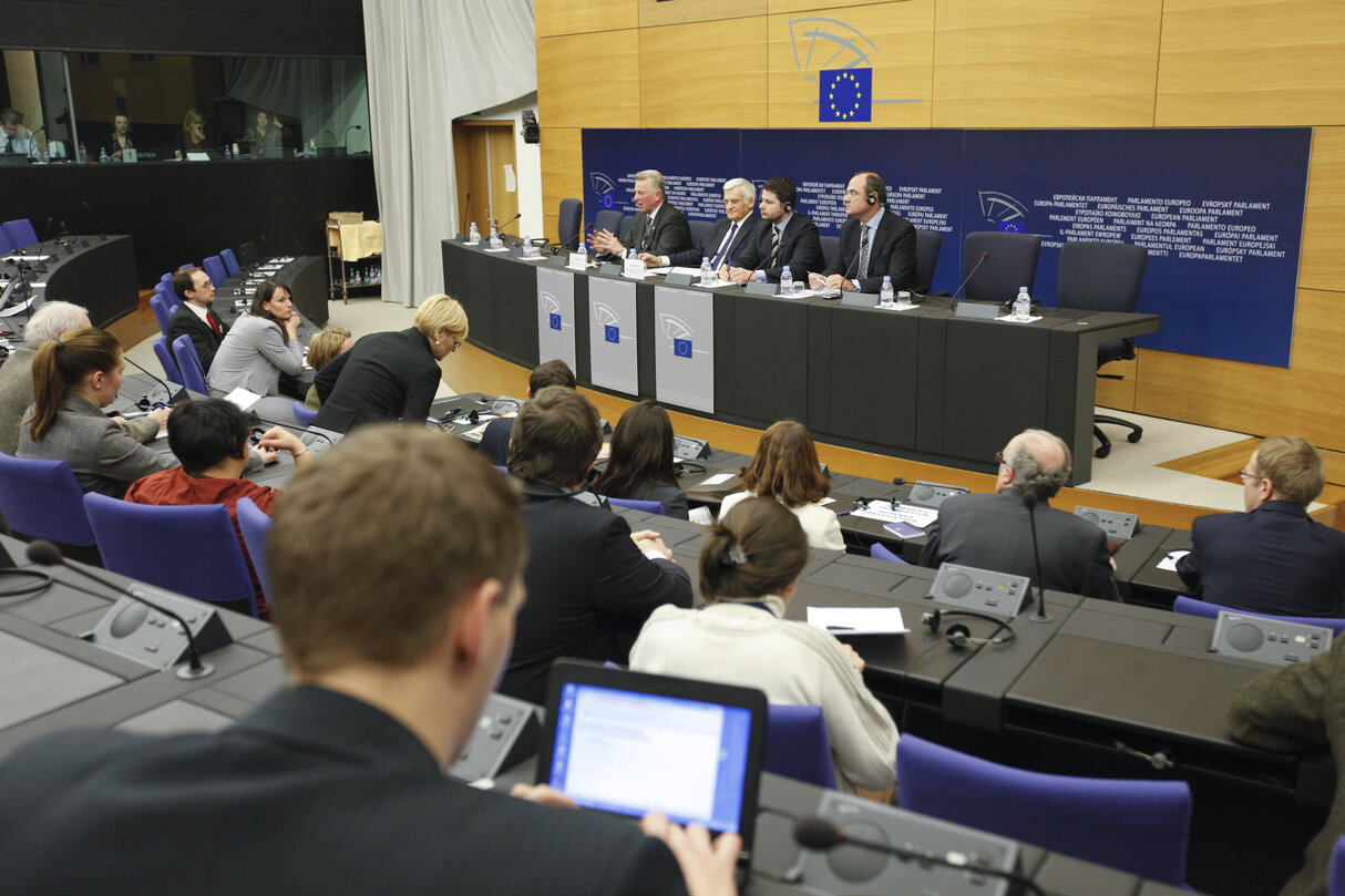 Conference de presse de Pal Schmitt, President de la Hongrie et Jerzy Buzek, President du Parlement Europeen