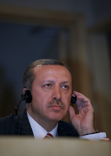 Fotografie 1: Press Conference by the EP President and the Turkish Prime Minister.