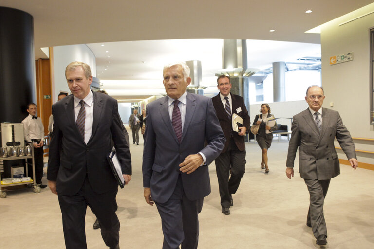 Foto 11: Official opening of the Conciliation Committee for the 2011 Budget