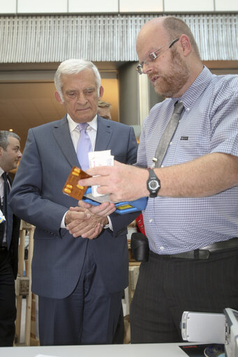 Foto 13: Award ceremony for children in relation to the forum for combating contraband, counterfeiting and organised crime