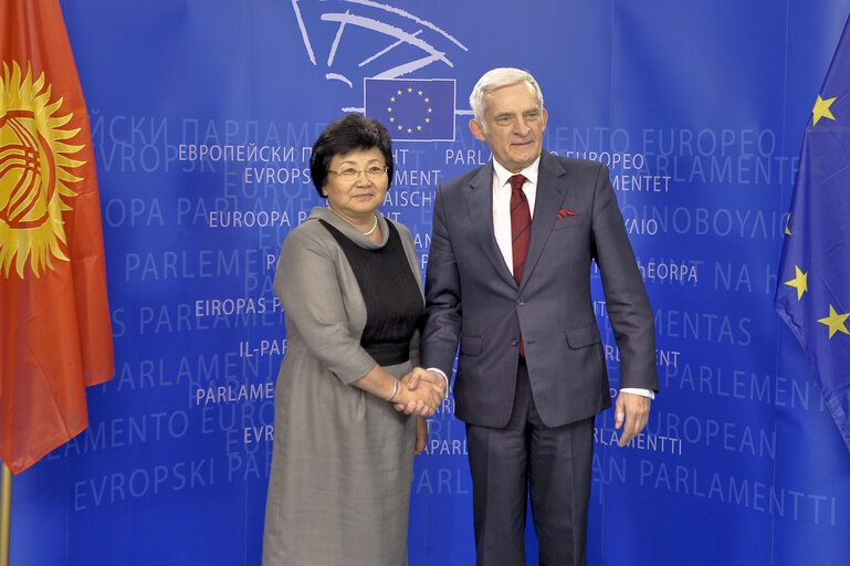 Foto 2: EP President Jerzy BUZEK, Roza Isakovna OTUNBAYEVA