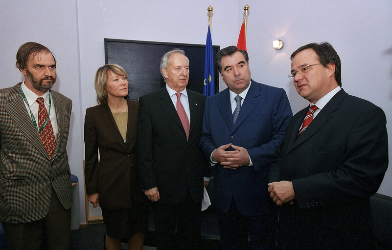 Fotografija 2: President of the Republic of Tajikistan visits the European Parliament