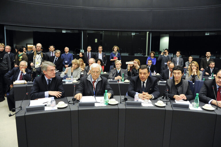 Fotografie 1: Meeting between Italian delegation and Mario MONTI
