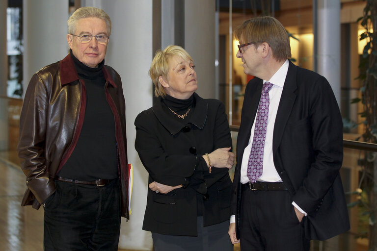 Fotografie 1: MEPs Dirk STERCKX, Annemie NEYTS, Guy VERHOFSTADT