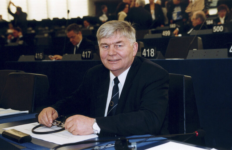 Fotografia 1: Alfred GOMOLKA in plenary session in Strasbourg.