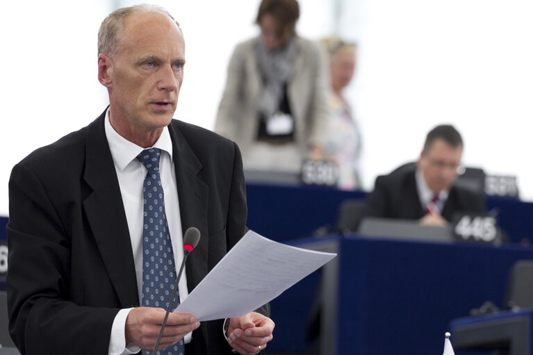 Photo 1: Plenary Session Week 19           Meps in Strasbourg Hemicycle