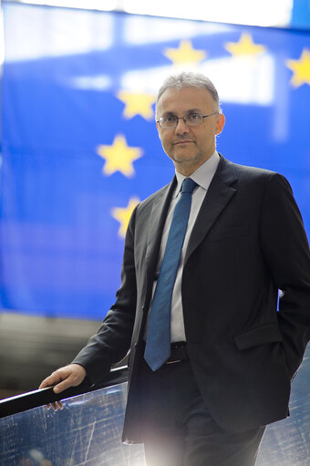 Fotografija 1: Portrait of MEP Mario MAURO