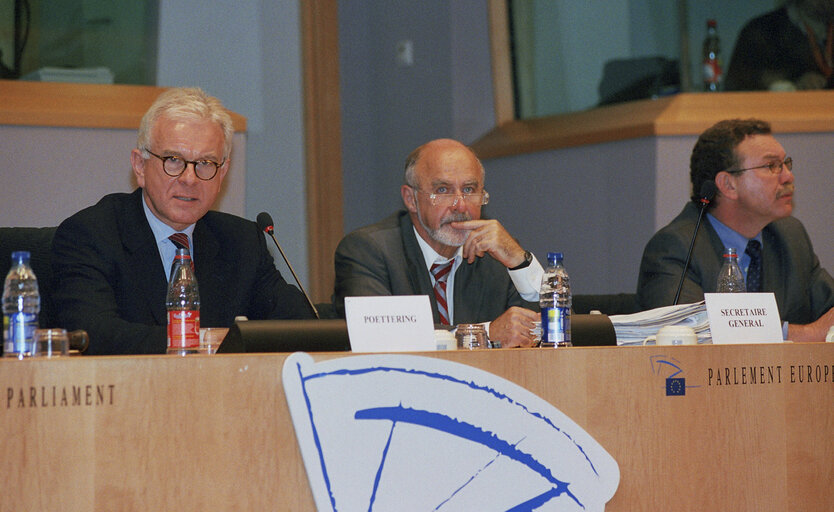 Foto 1: Elections of the EPP President.