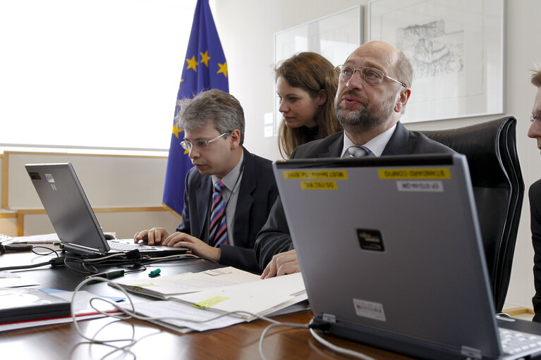 Fotografija 4: EP President's Facebook chat on the subject of ACTA