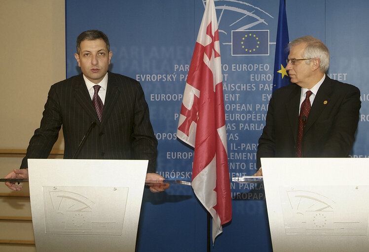 Fotografija 1: Press Conference following the EP President's meeting with the Prime Minister of Georgia.