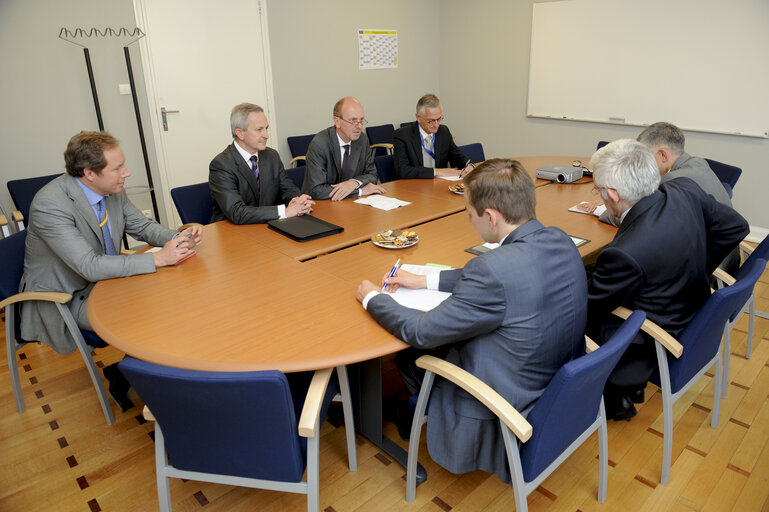 Visit of Jerzy BUZEK, President of the European Parliament to the European Defence Agency EDA.