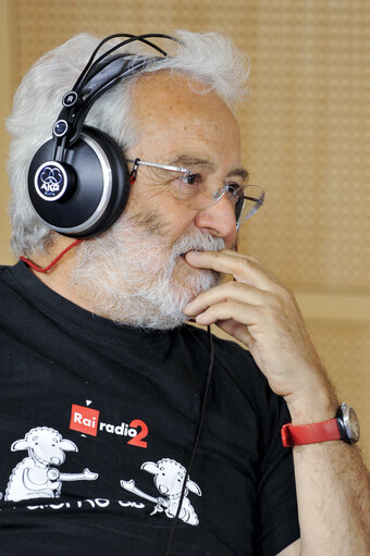 Foto 13: Radio broadcast: Rai Radio 2 - Un giorno da pecora
