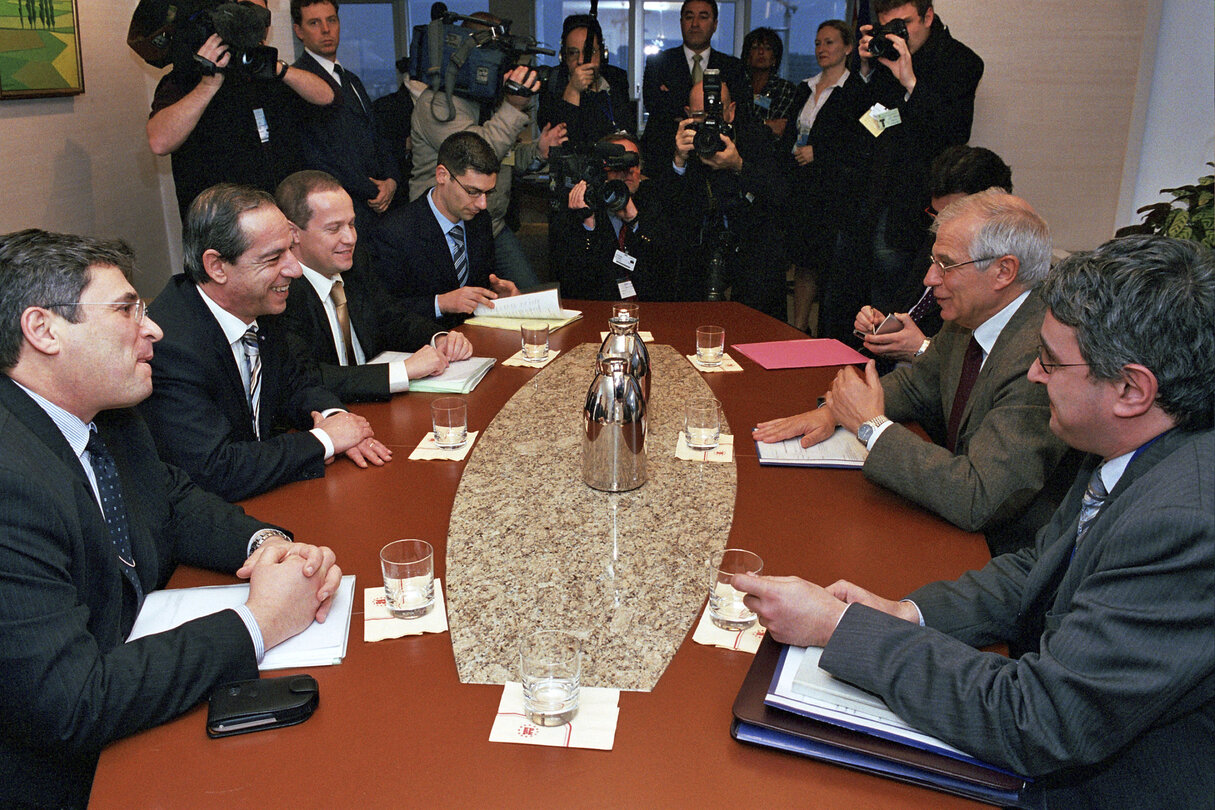 EP President meets with the Prime Minister of Malta.