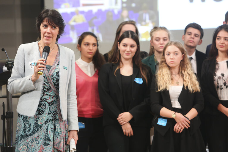 Valokuva 33: Intergroup on children's rights debate with children and high level representatives ‘ The Europe we want ‘  on the occasion of #WorldChildrensDay