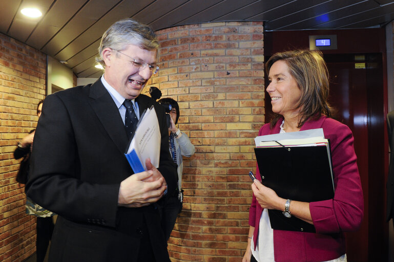 Fotografia 6: Tonio BORG - European Commissioner in charge of Health and consumer policy meets with Ana MATO ADROVER - Spanish Minister of Health