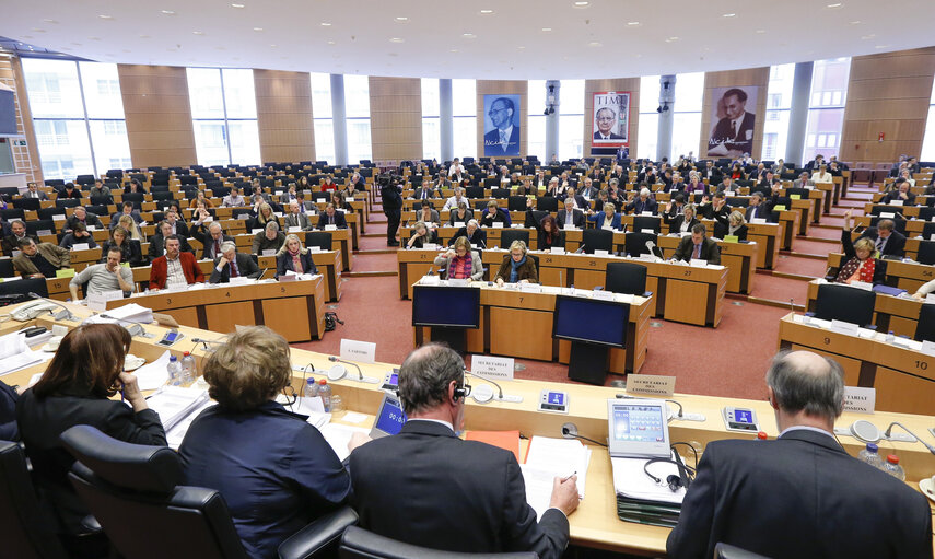 Foto 9: ITRE vote on resolution on nuclear stress tests - Risk and safety assessments (stress tests) of nuclear power plants in the EU