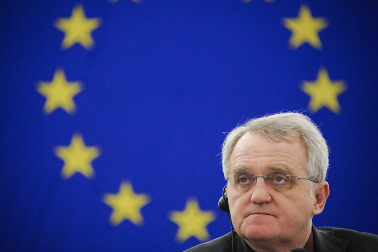 Foto 23: Plenary Session week 6 2013 - Improving access to finance for SMEs