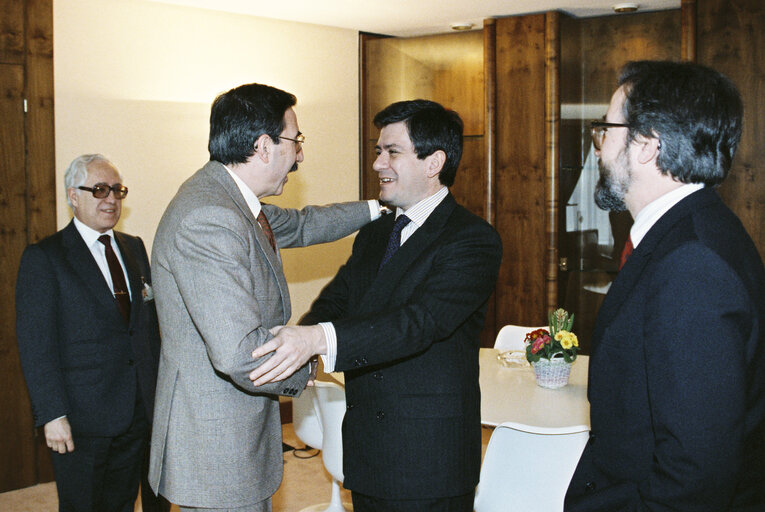 Fotogrāfija 7: EP President meets with a delegation of the Spanish Savings Bank.