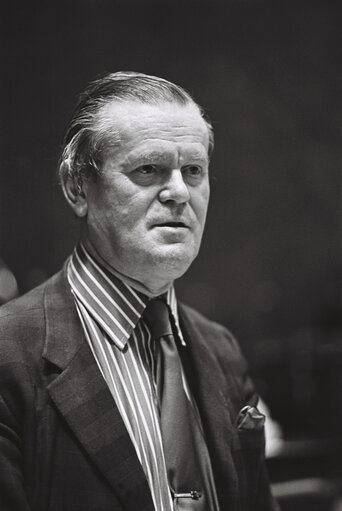 Billede 2: Lord Donald BRUCE OF DONINGTON, Member of the European Parliament, during a session in Luxembourg in March 1977.