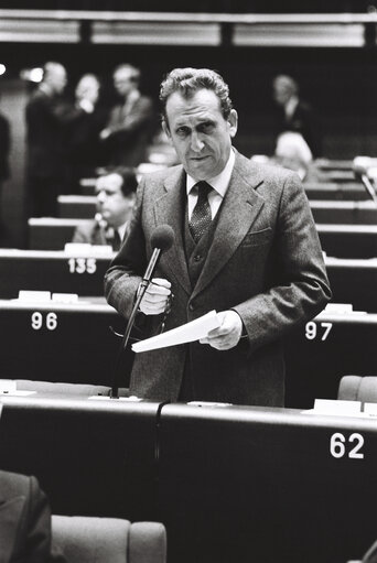 Photo 8 : The MEP Mario PEDINI during a session in Strasbourg on March 1980.