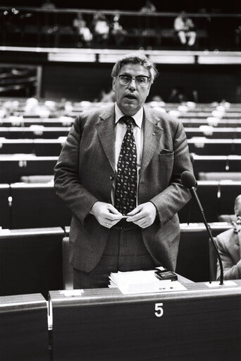 The MEP Rudi ARNDT during a session in Strasbourg on May 1980.