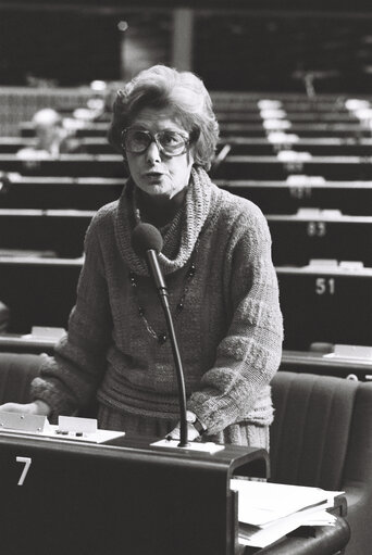 Fotografija 5: The MEP Barbara CASTLE during a session in Strasbourg on March 1980.