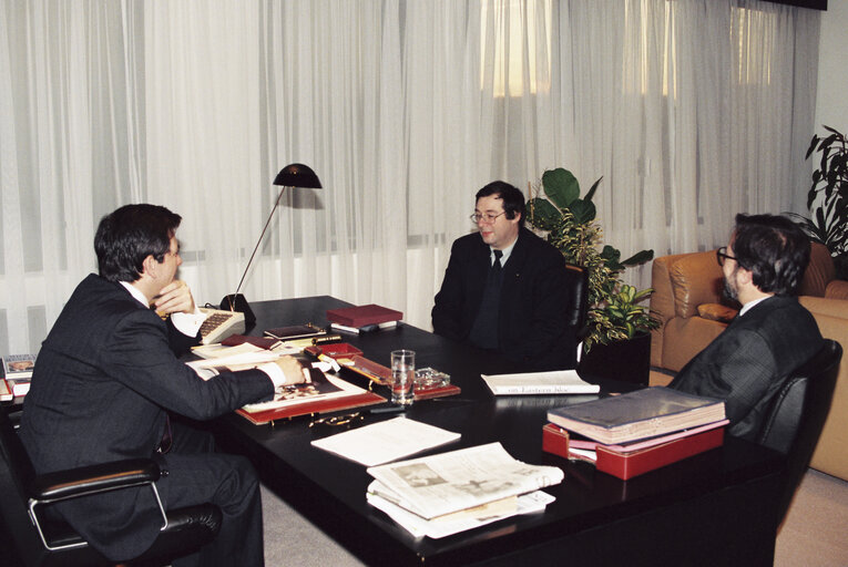 Photo 16: EP President receives a delegation from Spain.