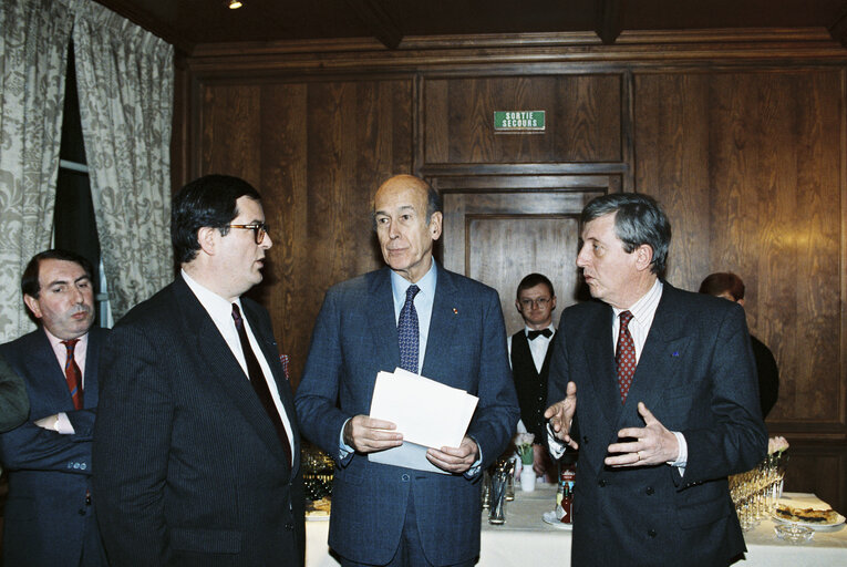 Fotografia 3: Meeting with the President of the French UDF party.