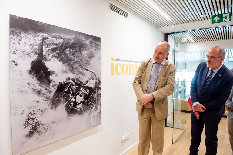 Fotografi 4: Opening of the new Info Hub of the European Parliament, hosting a World Press Photo temporary exhibition, in Brussels