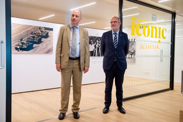 Fotografi 9: Opening of the new Info Hub of the European Parliament, hosting a World Press Photo temporary exhibition, in Brussels