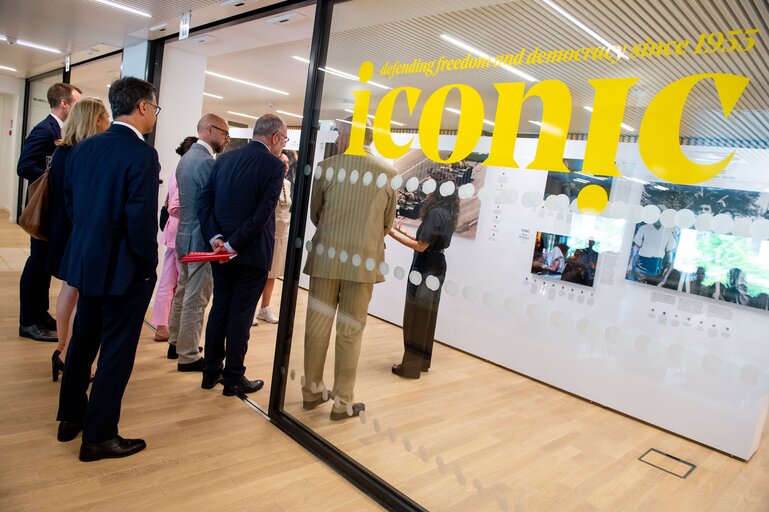 Fotografi 7: Opening of the new Info Hub of the European Parliament, hosting a World Press Photo temporary exhibition, in Brussels