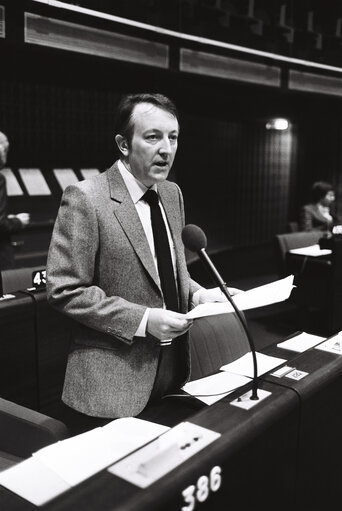 Suriet 11: The MEP Georges SARRE during a session in Strasbourg in January 1980.