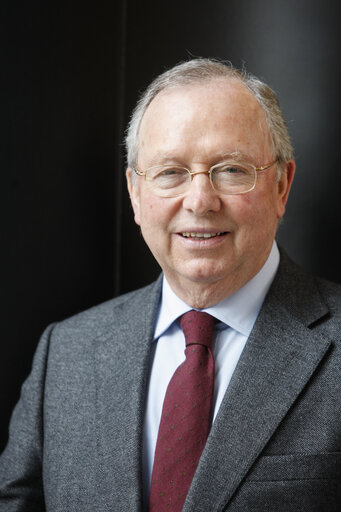 Photo 4: MEP Antonio CORREIA DE CAMPOS at the European Parliament in Brussels