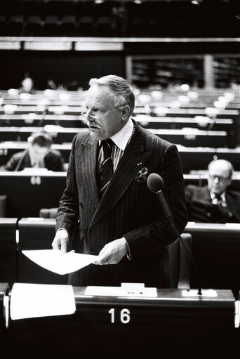 The MEP Cornelis BERKHOUWER during a session in February 1980.