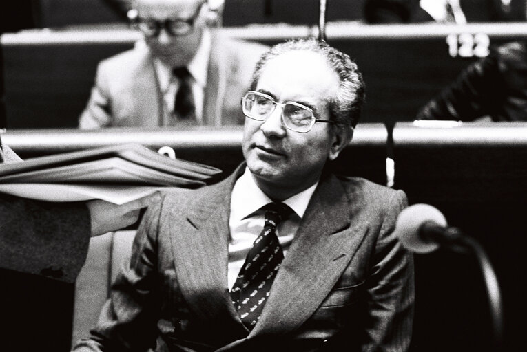 Billede 14: The Delegue Michael YEATS during a session in Strasbourg on March 1977.