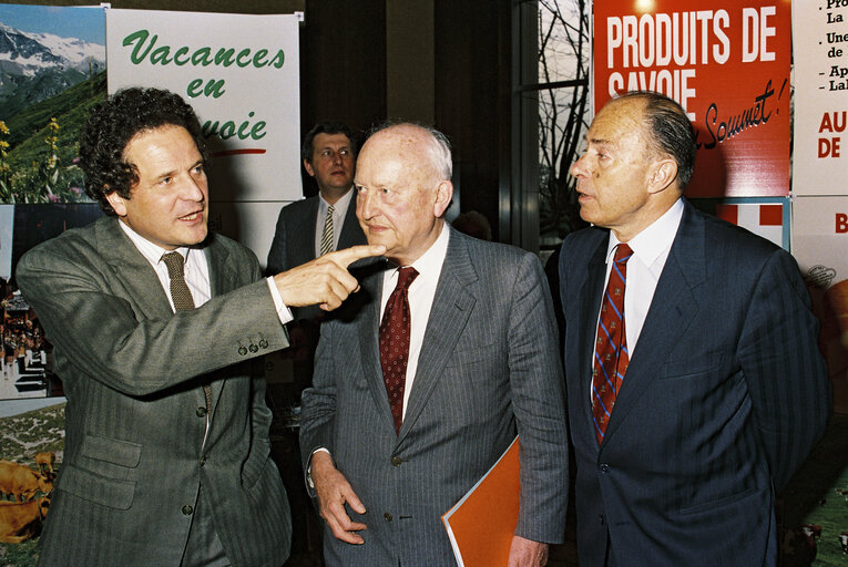 Fotografi 5: Exhibition to promote the French region of Savoie in May 1989