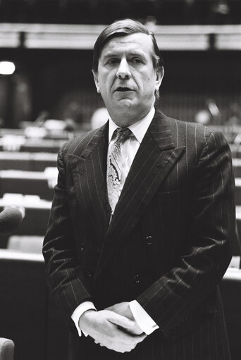 Fotografija 7: The MEP John de COURCY LING during a session in Strasbourg in March 1980.