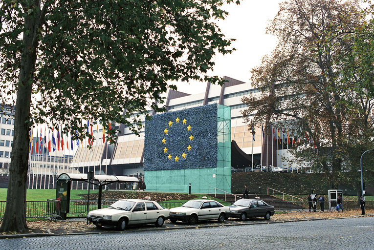 Flag of flowers in front of the EP in Strasbourg in 1988.