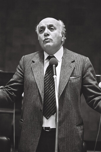 Foto 2: Portraits during a session in Luxembourg on January 1977