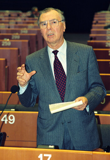 Photo 4 : Plenary Session in Brussels