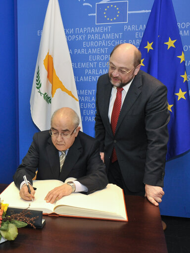 Photo 2 : Martin SCHULZ EP president meets with speaker of Cyprus parliament, Yiannakis OMIROU