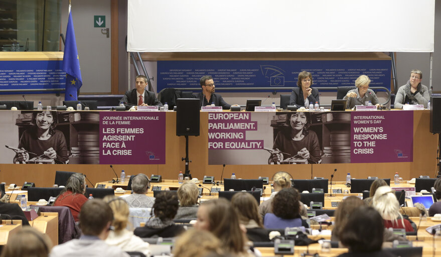 Photo 3 : International women's day.  Louise WIMMER, film screening