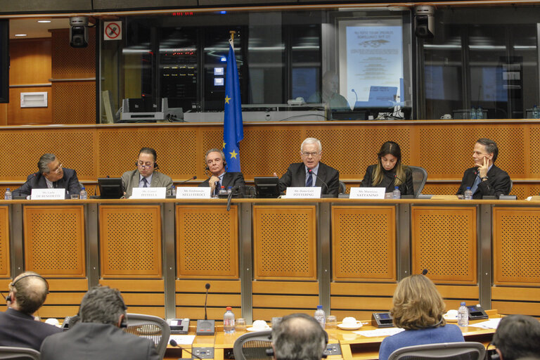 Foto 16: Debate: Europe must step up to the challenge