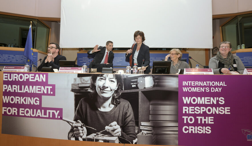 Photo 5 : International women's day.  Louise WIMMER, film screening