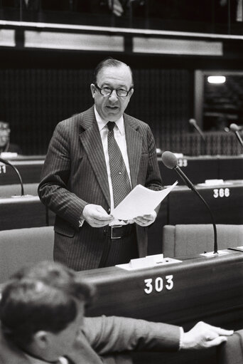 Photo 11 : The MEP Sir David Lancaster NICOLSON during a session in Strasbourg in January 1980.