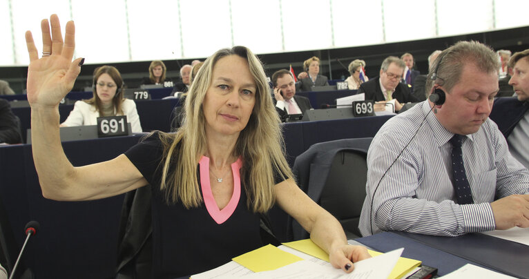 Снимка 2: MEP Constance LE GRIP attends a plenary session in Strasbourg - Week 16  2013