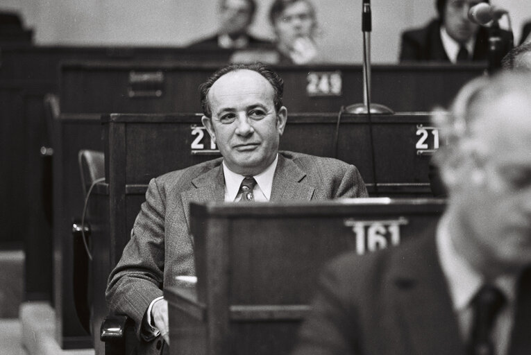 Fotografija 9: Plenary session in Luxembourg in October 1974