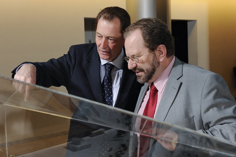 Fotagrafa 4: Graham WATSON meets with John CORTES - Gibraltar Minister