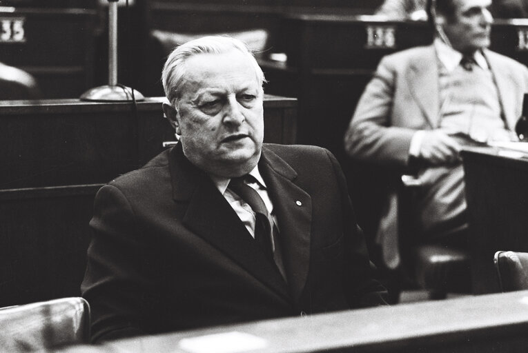 Fotografija 8: Plenary session in Luxembourg in October 1974