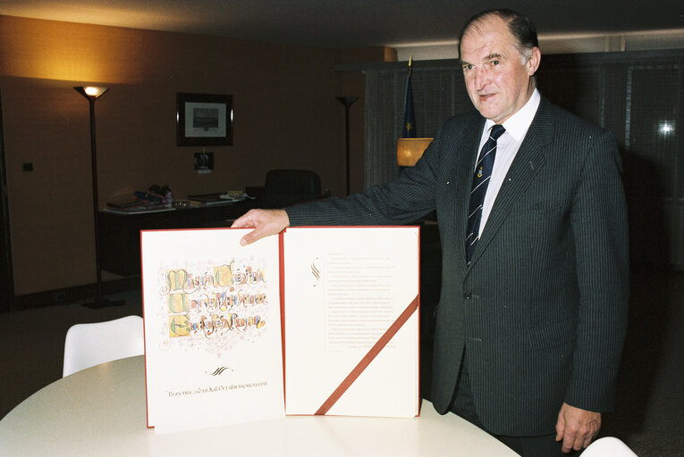 Photo 13: The Magna Charta given by the Universities of the CEE to the EP, to underline the Universities' humanist traditions that ignore geographical and political bounderies in the search of universal science.